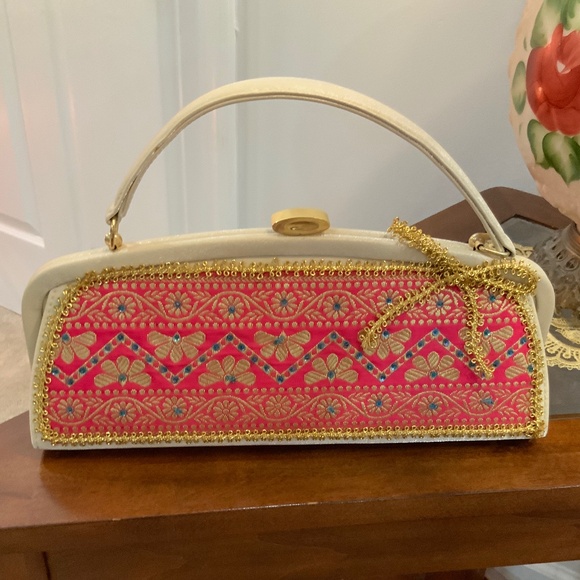So She Embroidered Sequin Gold Bow Handmade Elegant Purse - Picture 1 of 12